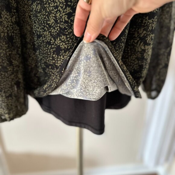 White House Black Market Green Floral and Lace Blouse - Picture 2 of 7